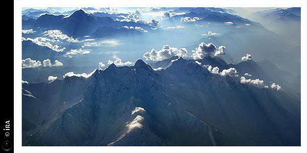 KERUCOV .ro - Intreaga lume vazuta in zbor - Spectacolul naturii in Asia, zbor peste Muntii Himalaya - Ira - destinatii de vacanta