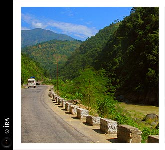 KERUCOV .ro - Travel Articles And Photography - Trecere prin Nepal, drumul din Kathmandu spre Pokhara - Ira - destinatii de vacanta